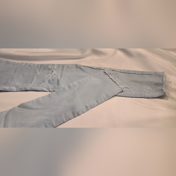 Zara Light Wash Blue Jeans - size 24 - Picture 4 of 9